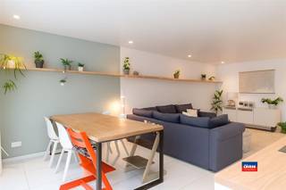 2100 DEURNE-ZUID | TOTALLY RENOVATED DUPLEX APARTMENT WITH 3 BEDROOMS, 2 BATHROOMS, GARAGE AND GARDEN | EPC B | On the second floor you enter into a...