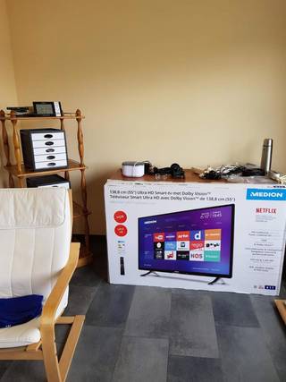 Deze gemeubelde gelijkvloerse studio bevindt zich in het centrum van Geel en bestaat uit een leefruimte met open keuken, 1 slaapkamer en...