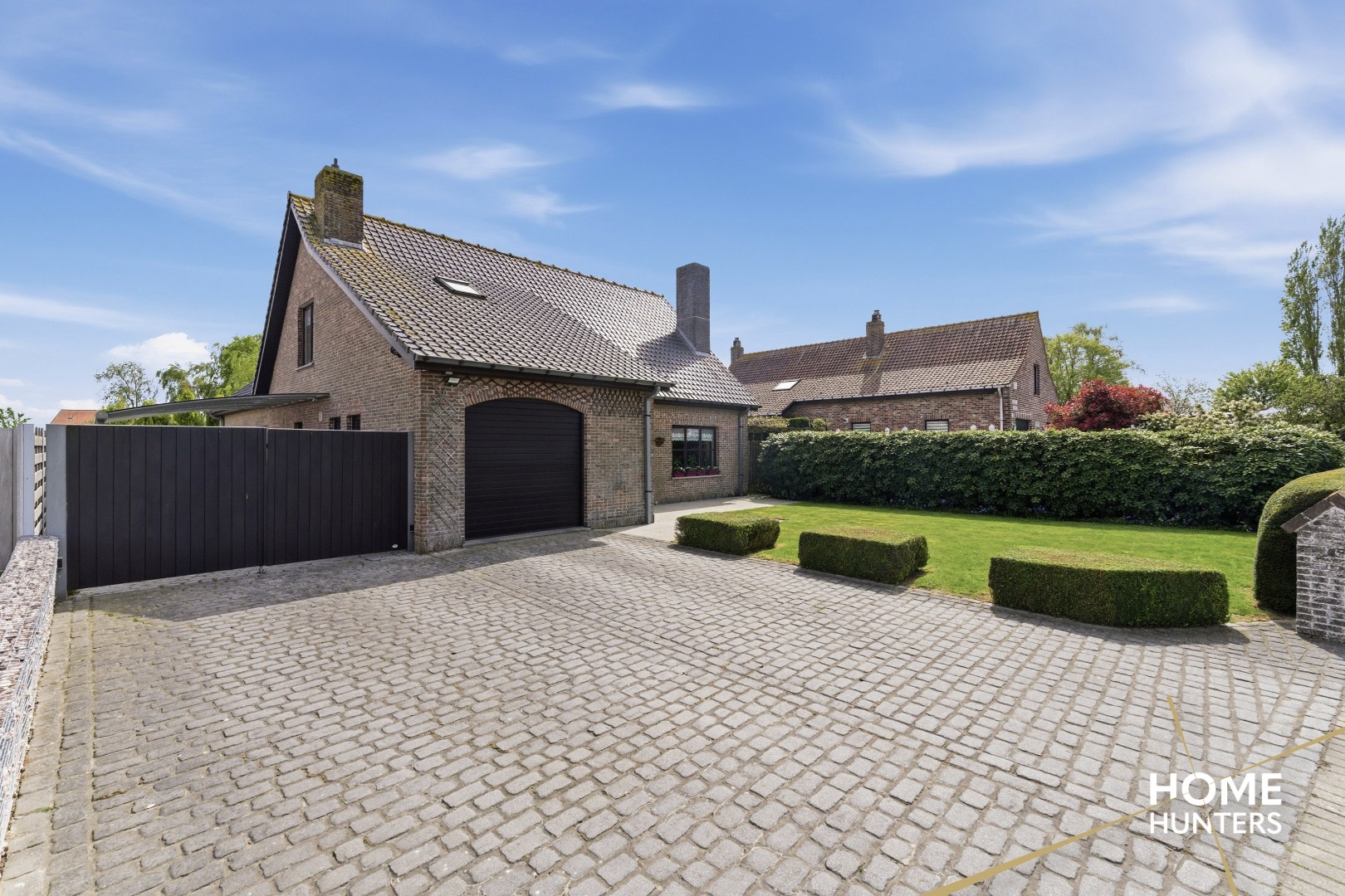 Instapklare villa met 5 slaapkamers, een ruime garage en een prachtige tuin te Dikkebus - foto 2