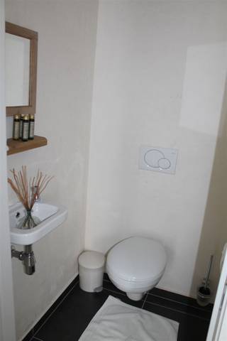 VERRASSEND RUIME RIJWONING OP CENTRALE LIGGING BENT U OP ZOEK NAAR EEN INSTAPKLARE EN ENERGIEZUINIGE WONING MET TAL VAN MOGELIJKHEDEN?DEZE RUIME...