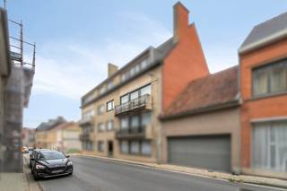 Dit verzorgde 2-kamerappartement, gelegen op het tweede verdiep, bevindt zich op een centrumlocatie, op wandelafstand van winkels en horeca...