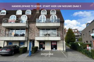 Handelspand op perfecte locatie. De totale oppervlakte van +/- 110m² is ingedeeld in 2 ruimtes, maar deze kan gemakkelijk omgevormd worden tot 1...