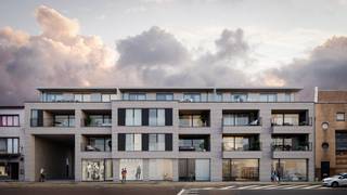 <p>Unieke kans! Ruim handelspand op een commerciële TOPlocatie in het centrum van Sint-Katelijne-Waver.<br /><br />Het nieuwbouwproject Musica krijgt kortelings vorm in het centrum van Sint Katelijne Waver, meer specifiek in de Lemanstraat, en bestaat uit 4 handelsruimtes op het gelijkvloers, 12 appartementen verdeeld over drie verdiepen, veel parkeergelegenheid ondergronds met fietsenstallingen, alsook een mooi aangelegde tuin, binnenplein en een multifunctioneel zalencomplex.<br /><br />De handelsruimtes op het gelijkvloers bieden tal van mogelijkheden als winkelpand, kantoor- of praktijkruimte en hebben een oppervlakte tussen 93m² en 126m² met aansluitend een terras en/of tuin. De oplevering gebeurt casco zodat u de inrichting en afwerking nog volledig op uw maat kan afstemmen.<br /><br />De gunstige locatie kent heel wat passage door de centrumligging en beschikt over een grote etalage. Uw klanten vinden de nodige parkeergelegenheid gemakkelijk op wandelafstand op het dorpsplein en in de ondergrondse parking kan je additioneel meerdere staanplaatsen, parkeerboxen of extra berging aankopen.<br />Laden en lossen kan aan de achterkant van deze residentie.<br /><br />Met andere woorden, een buitenkans.<br /><br />Dankzij een opsplitsing tussen grond- en constructiewaarde, betaalt u registratierechten op het grondaandeel en enkel BTW op de constructiewaarde. <br /><br />Ben je ook benieuwd? Plan je afspraak met onze nieuwbouwspecialist via onze website zelf in!</p>