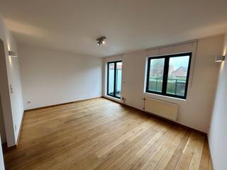 Nabij UZ Leuven, KUL, Imec, Leuven centrum... treft u dit lichtrijk en gezellig appartement gelegen op de eerste verdieping van een verzorgd...