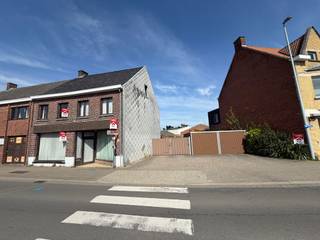 Roeselare: huis met 6 slaapkamers en ruime tuin te koopindeling: inkomhal, living, keuken, badkamer, 6 slaapkamers, zolder (mogelijkheid voor extra...