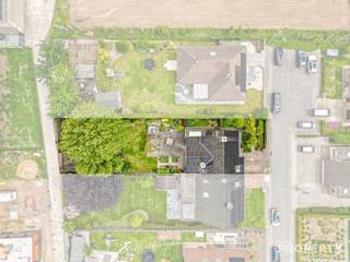 Welkom in deze ruime en goed gelegen gezinswoning in Hulste.De woning bevindt zich in de Havikstraat 7, een rustige en aangename straat met een...