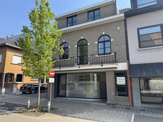 Ruim en charmant duplexappartement te huur in het hart van VichteOp zoek naar een comfortabele en instapklaar appartement in een rustige buurt? Dit...