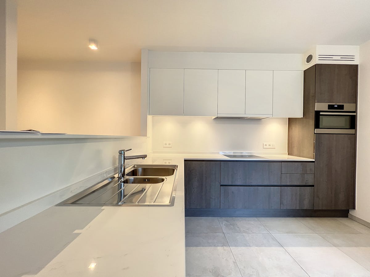 Appartement de deux chambres avec terrasse à louer - photo 4