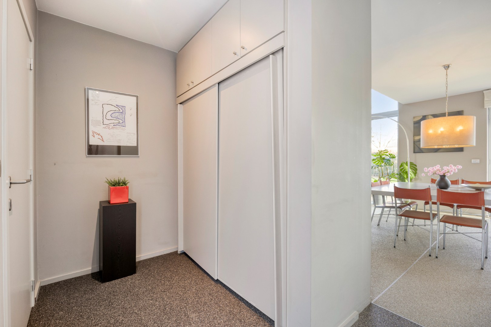 Moderne, ruim ingedeelde woning op een mooi perceel van 13 are met zwembad. - foto 3