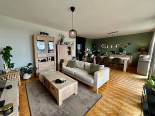 Zeer ruim appartement van maar liefst 121m2 met het mooiste uitzicht van Bilzen! Dit enorm sfeervol appartement heeft maar liefst 3 slaapkamers,...