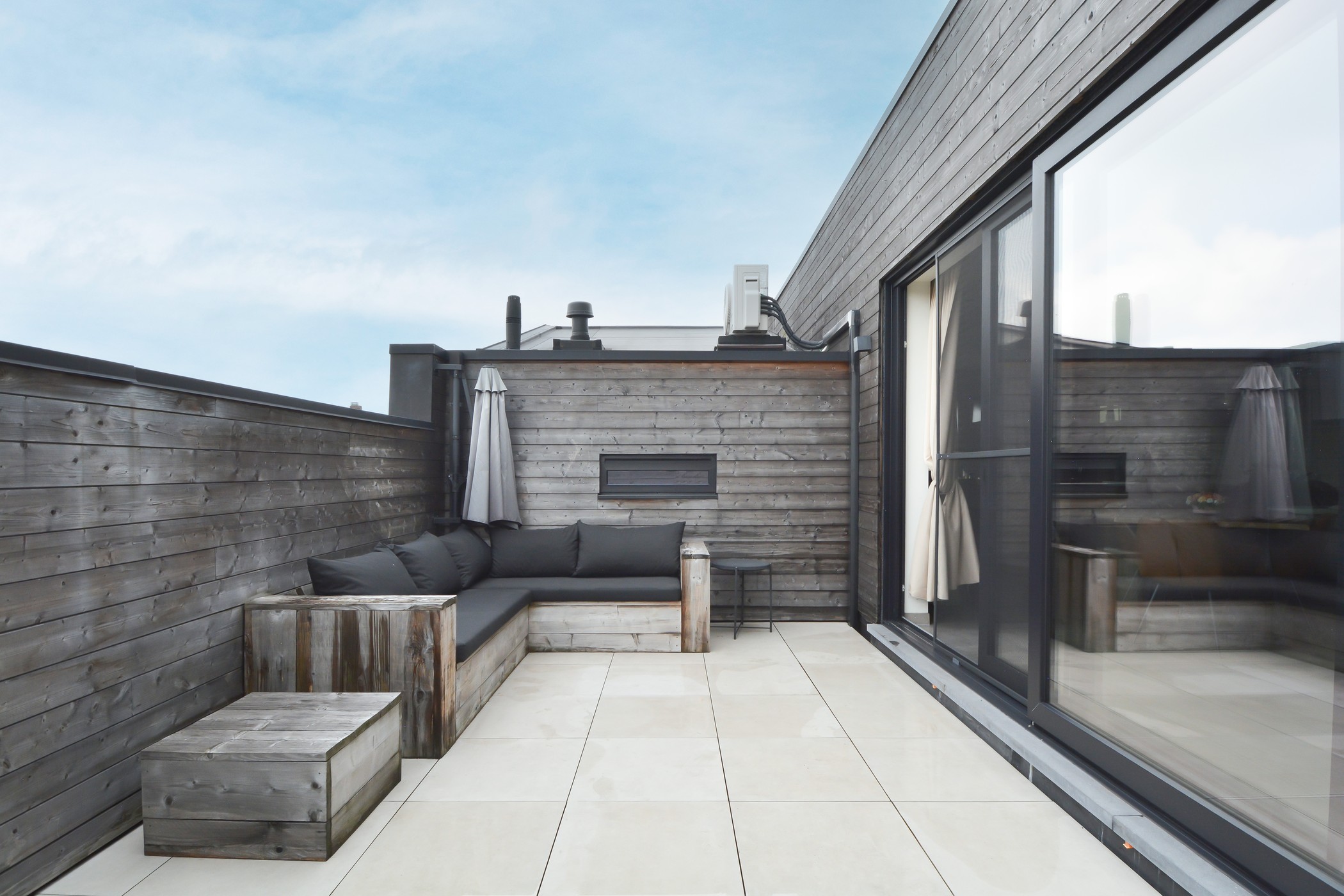Instapklare woning met uitzonderlijke garage van 100 m² - foto 4