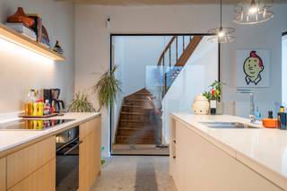 In the center of Izegem, we offer you a unique opportunity: a stately mansion, built in 1924, with a spacious commercial space on the ground floor...