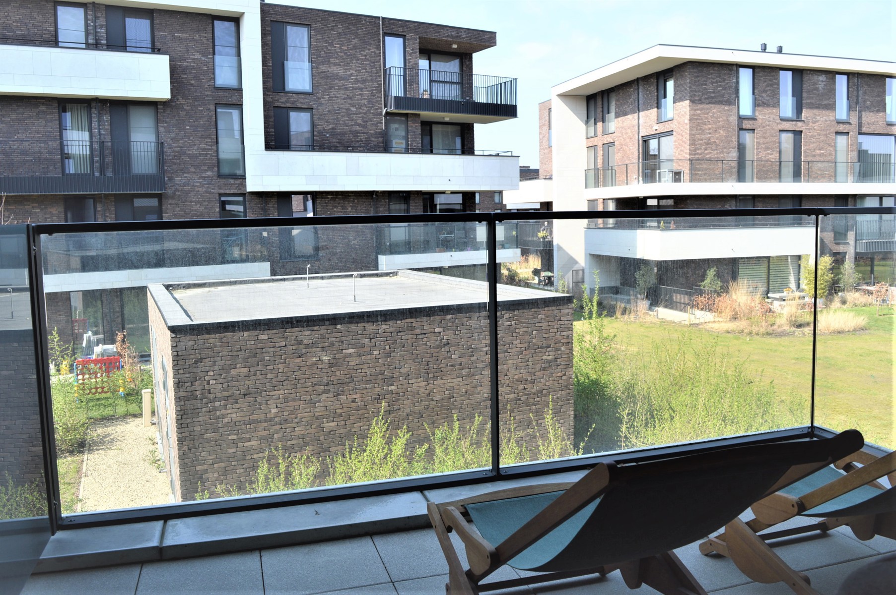 INSTAPKLAAR APPARTEMENT MET 2 SLPKS, TERRAS & AUTOPLAATS - foto 5