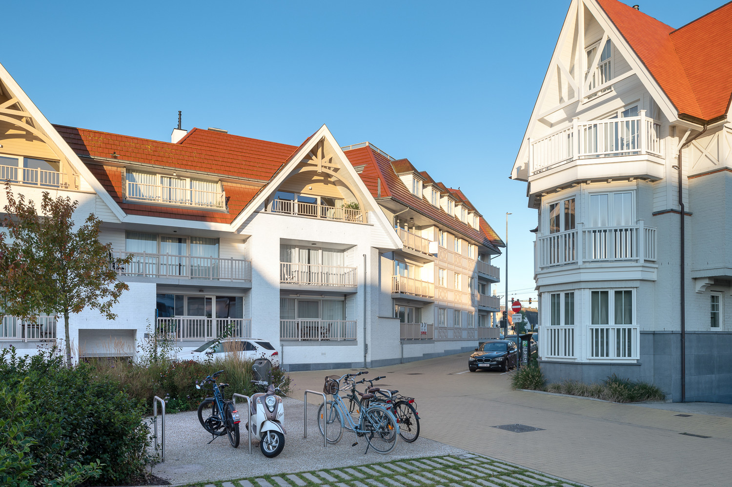 Vlot inrijdbare garagebox op wandelafstand van het strand in Duinbergen. - photo 1