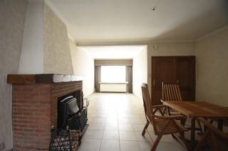 Deze  rijwoning in Zwijndrecht is uitstekend gelegen in een rustige straat, op wandelafstand van winkels, scholen en tram 3, die je in slechts...