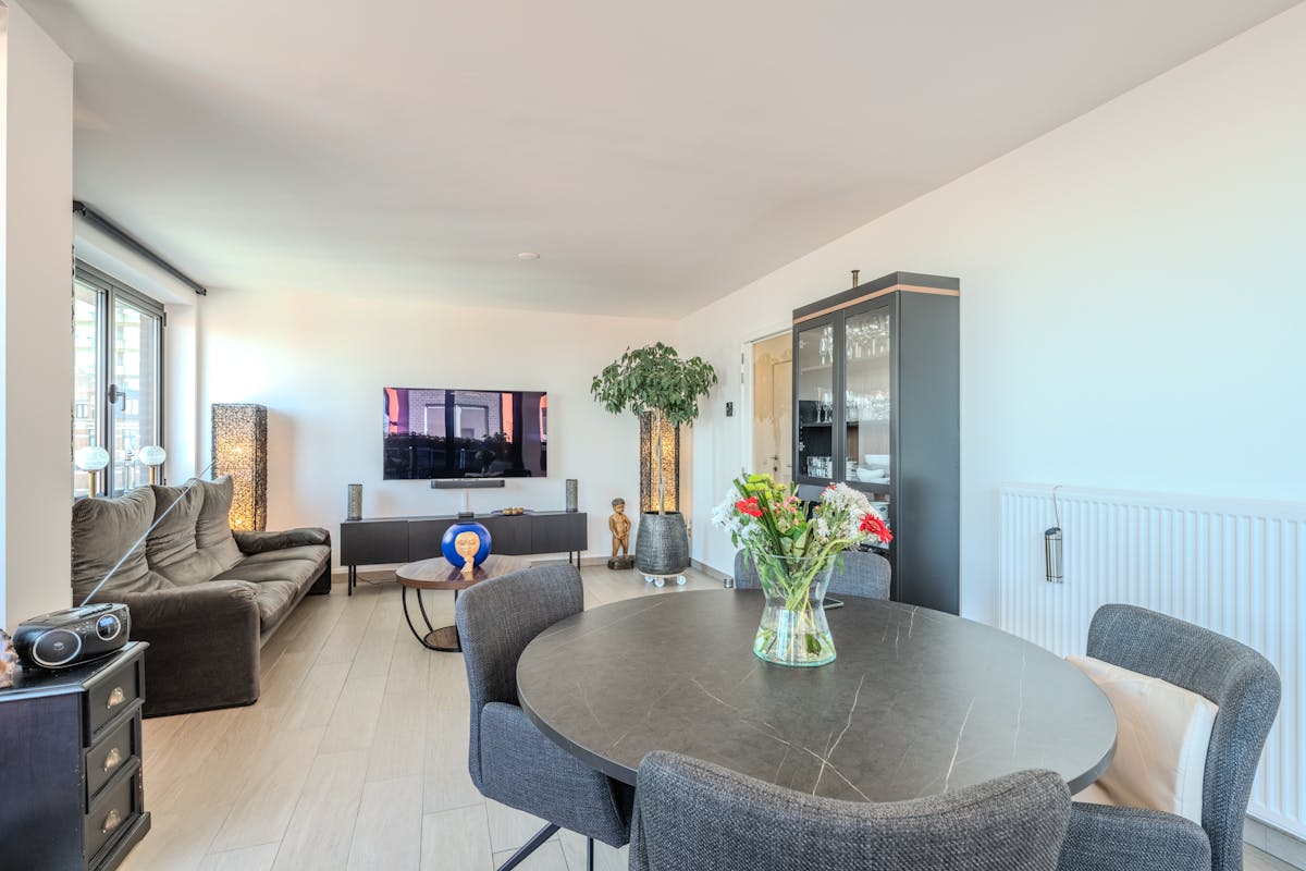 Hoekappartement met 2 slaapkamers en terras te Oostende - foto 5
