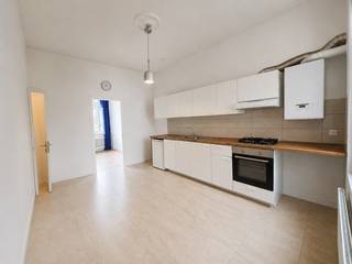 Te huur in de Kroonstraat 202 te Borgerhout: gezellig appartement met 1 slaapkamer op de 2de verdieping. Het appartement heeft een oppervlakte van...