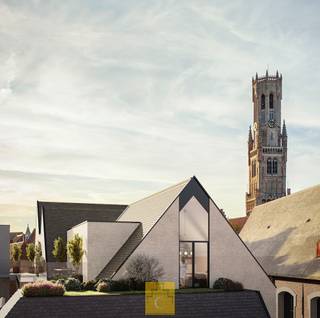 <strong>Kom naar het infomoment van Residentie De Gilde op 3 juni 2025. De deuren openen om 18u30, de voorstelling start om 19u00 - met een hapje, een drankje én antwoord op al uw vastgoedvragen!</strong><br /><br /><br />Het project De Gilde' is een bijzonder geslaagde combinatie van knap gerenoveerd erfgoed en weldoordachte nieuwbouw, dit alles op een unieke historische site, met wortels tot in de 13de eeuw. De ligging is bijzonder, centraler kan je wellicht niet wonen, vlakbij alles wat leeft en beweegt, Markt, Simon Stevinplein, Dijver en alle winkelstraten om de hoek. Toch ver genoeg van de drukte, in alle rust, een gevoel dat nog versterkt wordt door de standingvolle tuin van de site, die in Franse stijl zal aangelegd worden, palend aan de 17e eeuwse Karthuizerinnenkapel.<br /><span><span><span>Dit subliem en </span><strong><span>high class </span></strong><span>afgewerkte</span><strong><span> </span></strong><strong><span>penthouse</span></strong><strong><span> A3.1</span></strong> <span>op de derde verdieping</span> <span>is enig in zijn soort. Een volledige privé-verdieping met eigen trap- en lifttoegang zorgt voor een unieke 360° view met privacy centraal in Brugge. De zeer ruime terrassen - 60 m2 - zorgen voor adembenemende uitzichten over Brugge en haar drie bekende kerken.</span></span></span><span><span><span> Dit royaal dakappartement - 204 m2 -met o.a. 3 slaapkamers, 2 badkamers en koelcel met apart wijngedeelte biedt een zeer hoge kwaliteit en luxueuze beleving. De accordeon-schuiframen naar het zuid-gericht terras creëeren en stijlvolle connectie tussen terras en hyper-geïnstalleerde keuken. Het terras aan de leefruimte geeft zicht op het Belfort en de Kartuizerinnenkapel. </span></span></span><br /> 