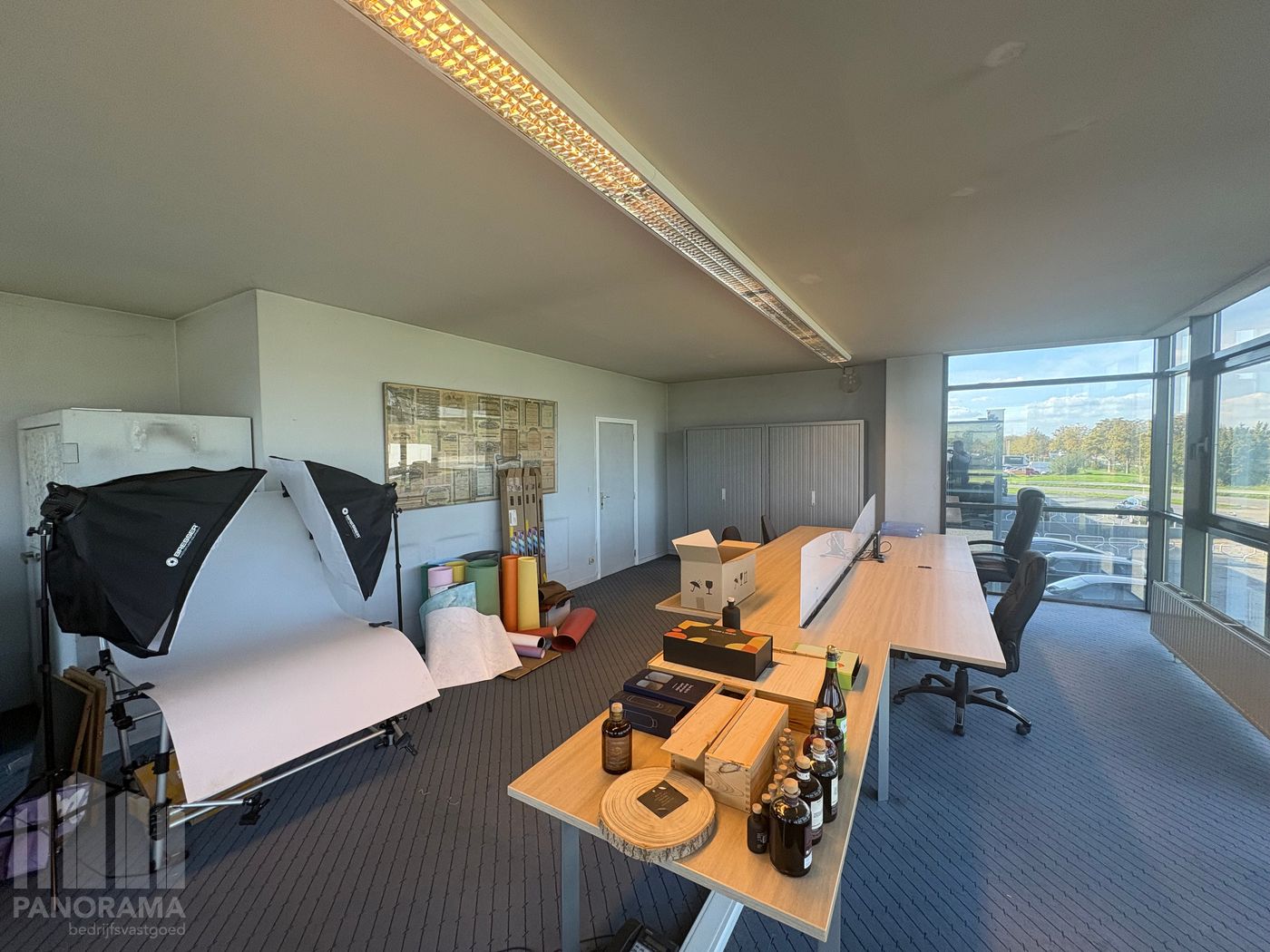 Instapklare kantoorruimte met topvisibiliteit langs de E40 te Drongen - foto 5