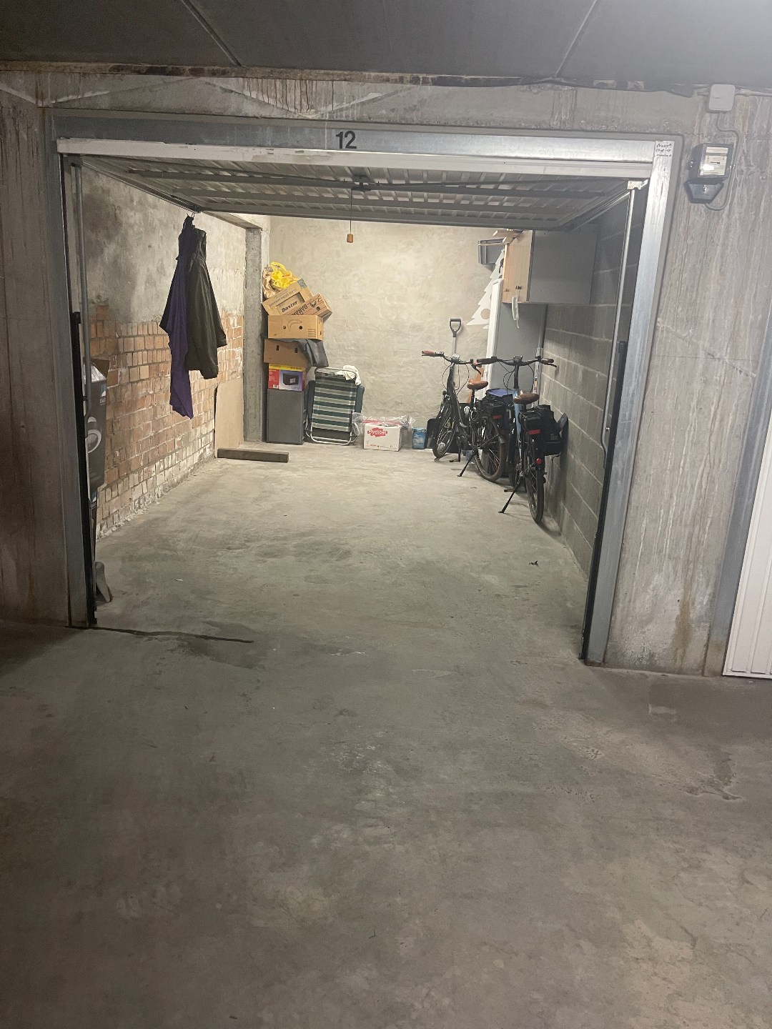Ruime garage box te koop in Knokke-Heist omgeving verweeplein 3m op 5,45m - foto 2