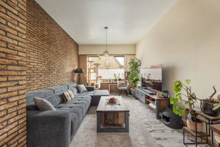 Deze woning bevindt zich in het centrum, vlakbij alle winkels, scholen en openbaar vervoer. Dankzij de centrale ligging geniet u van een...