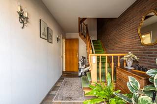 Charmante seventies woning met 2 slaapkamers (mogelijkheid tot 3) en prachtig groen zichtDeze charmante gezinswoning bevindt zich in een rustige...