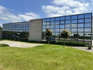 Investeringspand te koop, strategisch gelegen nabij het op- en afrittencomplex Leuven/Haasrode. Gevestigd in een modern kantoorgebouw met...