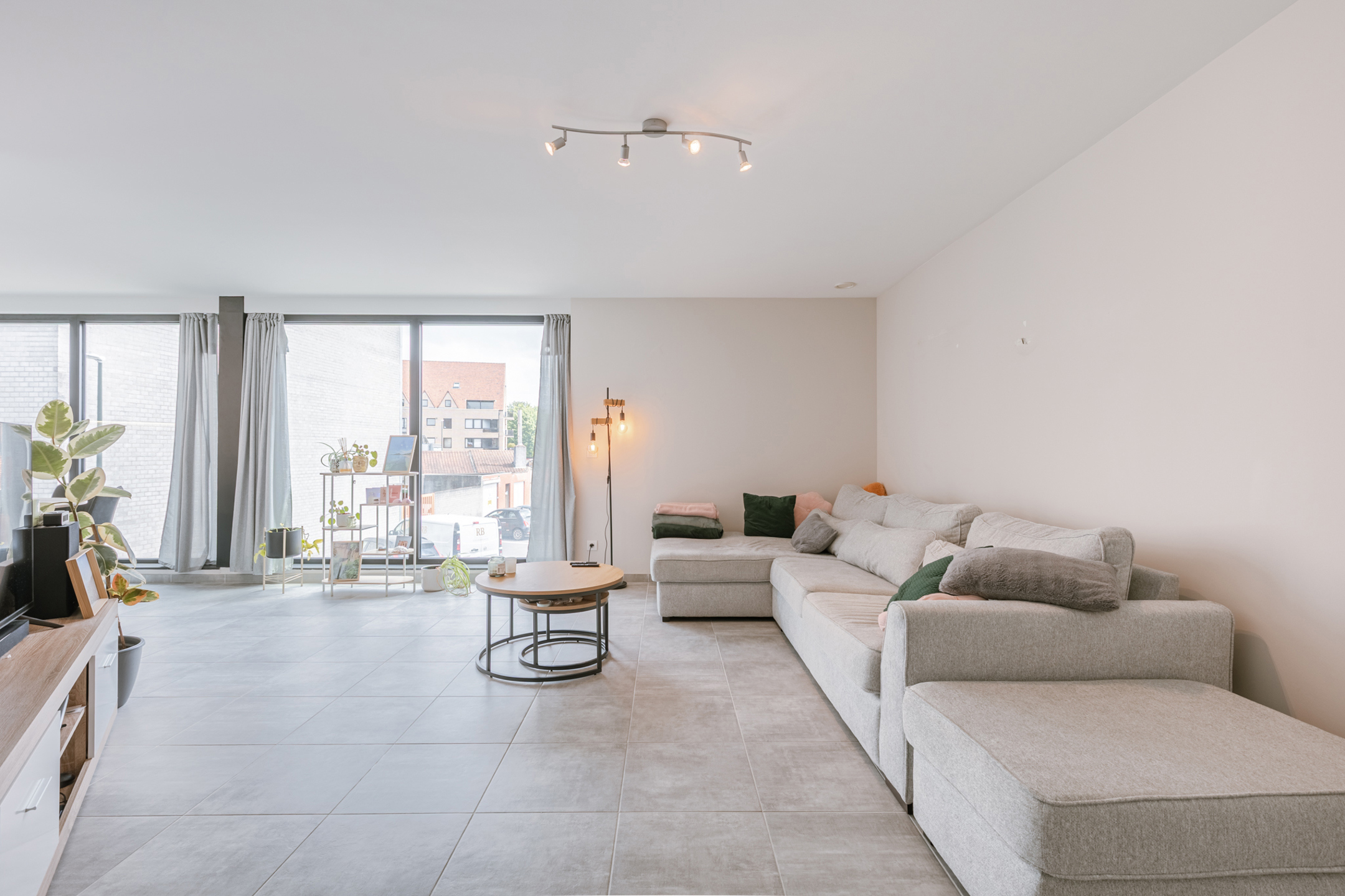 Lichtrijk appartement met balkon en 2 slaapkamers in Torhout - foto 4