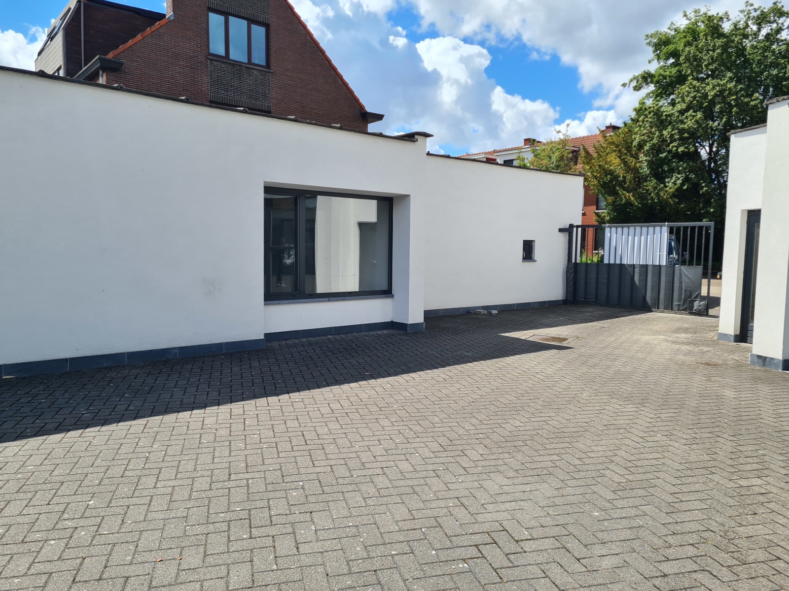 Showroom/kantoor met opslagruimte/magazijn buiten centrum - foto 2