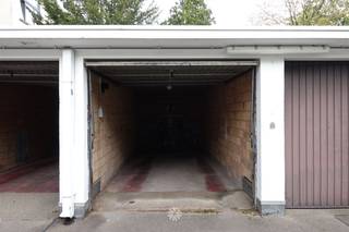 GENT - Parklaan: Op zoek naar een garagebox op 500 meter van het Sint-Pietersstation te huur in Gent? Dan is dit mogelijk iets voor u. De troeven in...