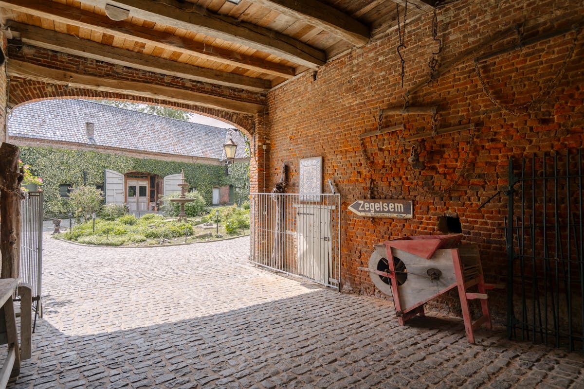 Authentieke, charmante vierkantshoeve te koop te Brakel. - foto 4