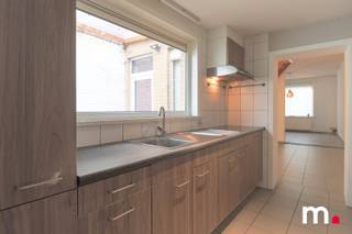 Bent u op zoek naar een woning in een centrale buurt? Deze woning in Deerlijk biedt alles wat u zoekt! Met een grondoppervlakte van 208 m² en...