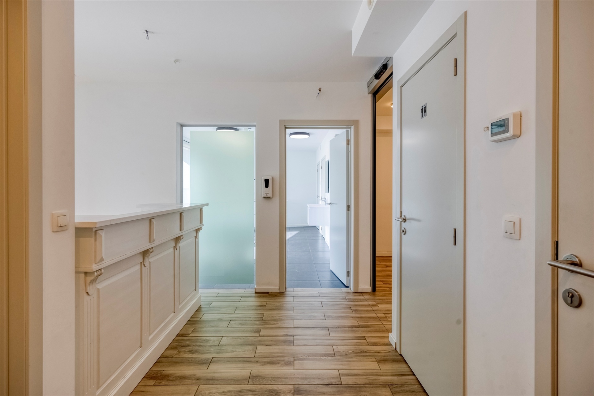 Cabinet/bureau au centre avec de nombreuses possibilités de parking - photo 3