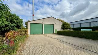 Bedrijfsterrein van 2.255 m² te koop in de industriezone van Puurs-Sint-Amands, ideaal gelegen nabij N16 en A12 met snelle verbindingen...