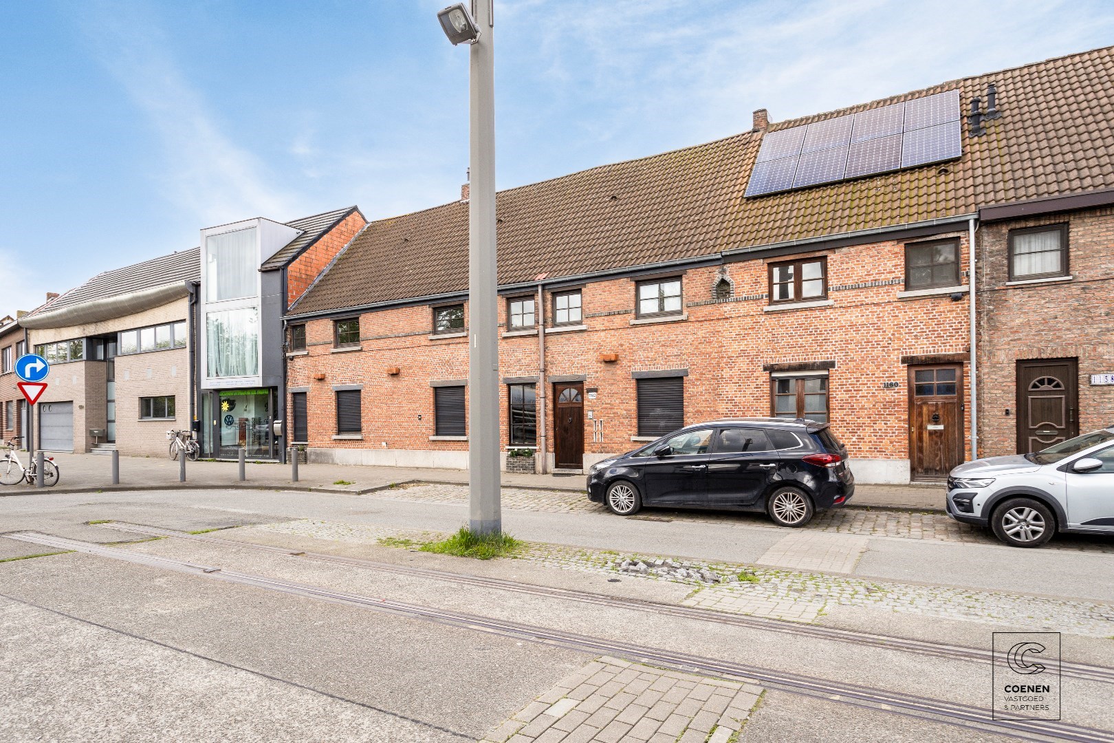 OPBRENGSTEIGENDOM bestaande uit twee appartementen en twee studio's op een perceel van 568 m2 gelegen op een uitstekende locatie te Hoboken - foto 2