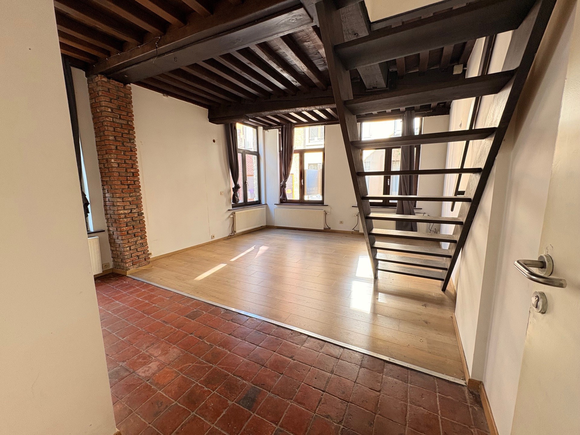 Charmente duplex nabij de Vrijdagmarkt! - foto 2