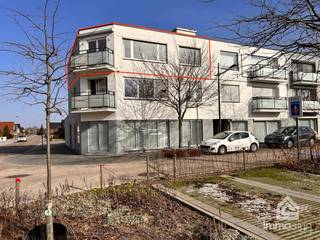 PLUSPUNTEN:+ bewoonbare oppervlakte: 100 m²+ 3 slaapkamers+ 2 balkons+ garage+ top locatie+ lift aanwezig+ gemeenschappelijke kost: 50 euro+...