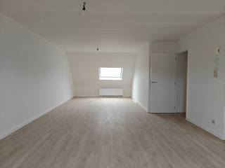 In het centrum van Houthalen ligt dit recent gerenoveerde appartement met 2 slaapkamers. Het appartement ligt op de derde verdieping en beschikt...