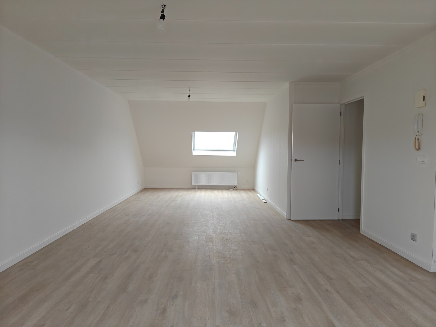 Gerenoveerd appartement te huur - foto 3