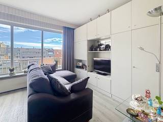 Ontdek deze knusse en praktisch ingerichte studio in de residentie Amazon, gelegen in het hart van Middelkerke.Bij het binnenkomen betreed je de...