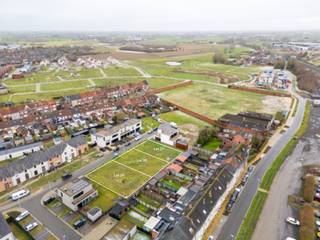 In een nieuwe, autoluwe straat, bereikbaar vanaf de Bedevaartstraat in Tielt, is dit perceel op LOT 39 beschikbaar voor het bouwen van een villa...
