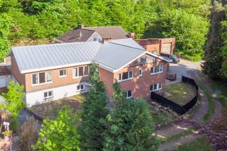 Century21Immonero vous présente : cette propriété exceptionnelle sur un terrain de 4 971 m² comprenant : 1/ un local commercial de  90  m²...