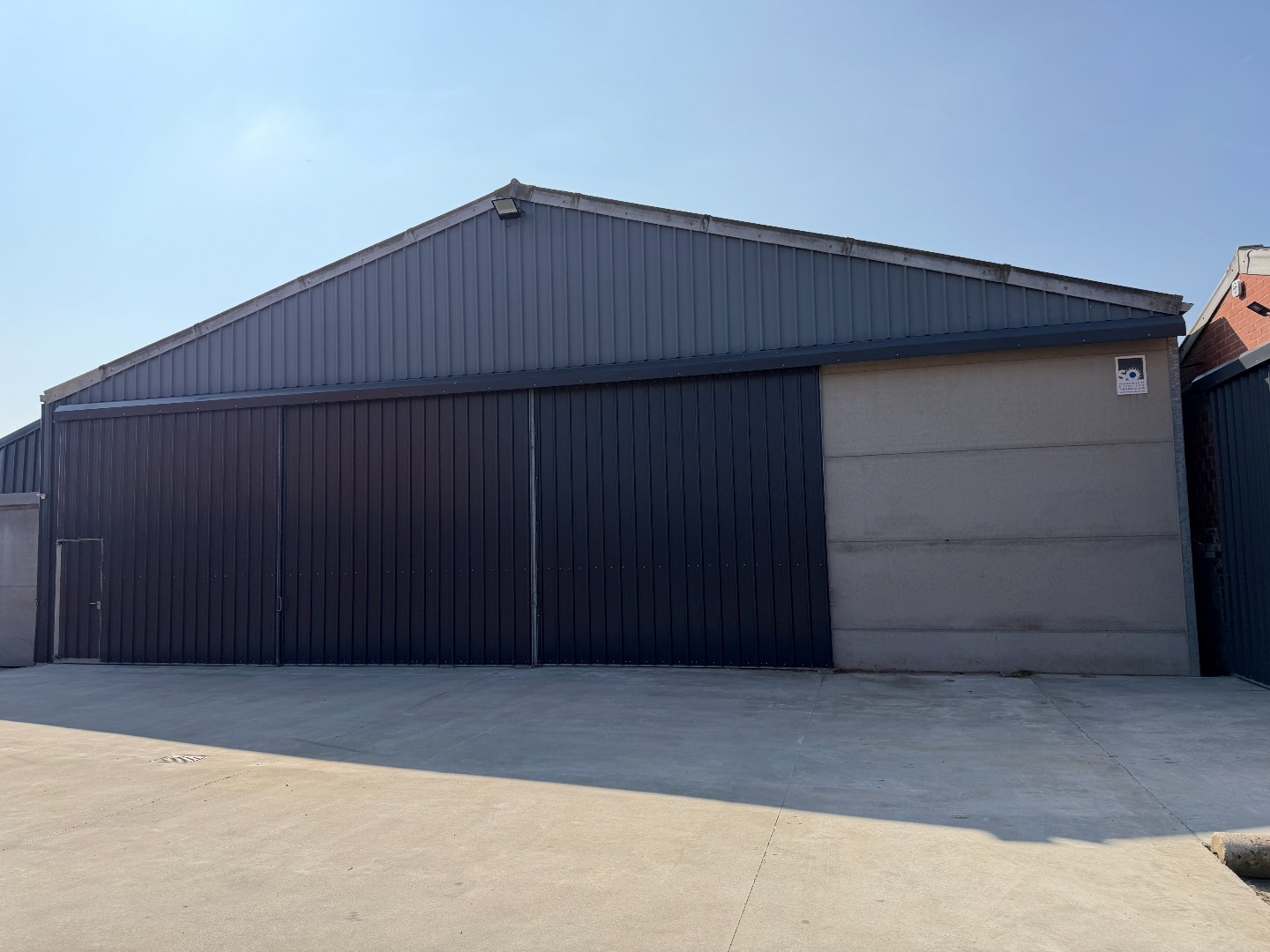 Ruime loods (voor opslag) van 350m² - foto 1