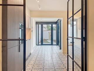 Stijlvolle, volledig gerenoveerde woning op toplocatie aan het Prinsenhof Deze exclusieve woning, gelegen in het historische stadscentrum, geniet...