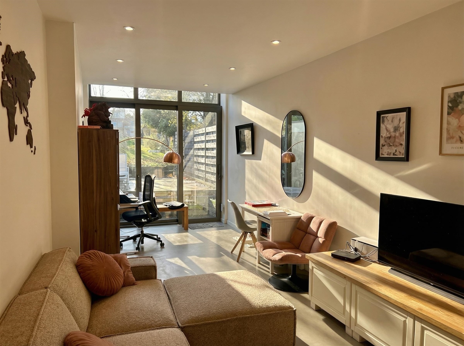 Welgelegen woning met tuin te huur - photo 2