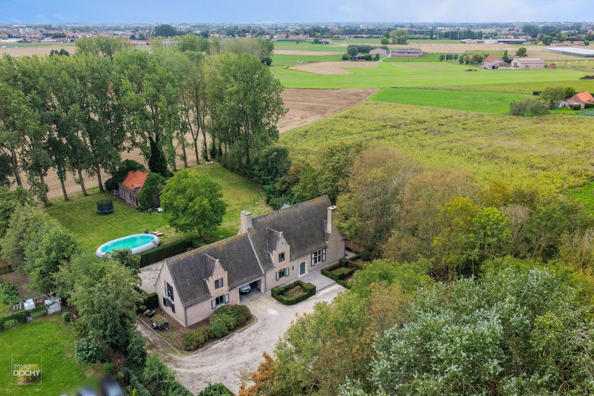 Rustig gelegen ruim landhuis op 6.402m² - foto 1