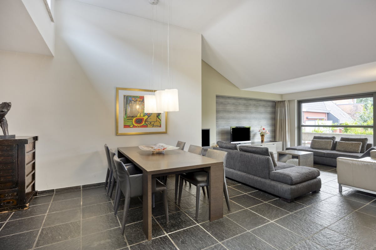 Stijlvolle stadswoning met handelspand te koop in hartje Maaseik - foto 4