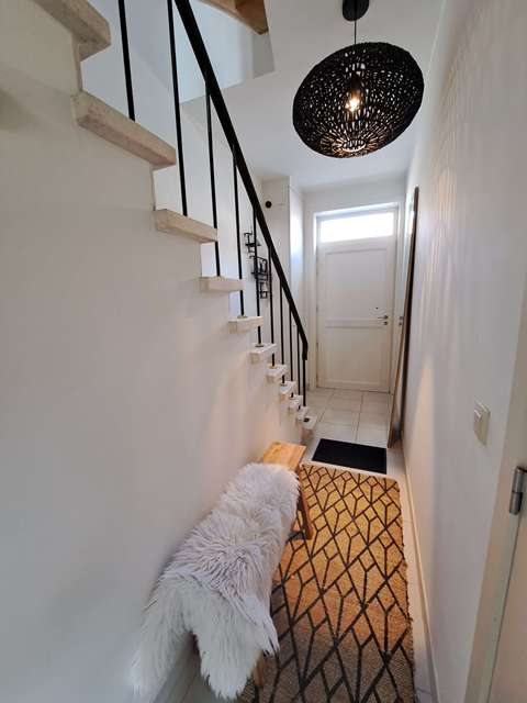 Comfortabele Bel-etage woning met 3 slaapkamers, GARAGE en STADSTERRAS te huur in Brugge - foto 2