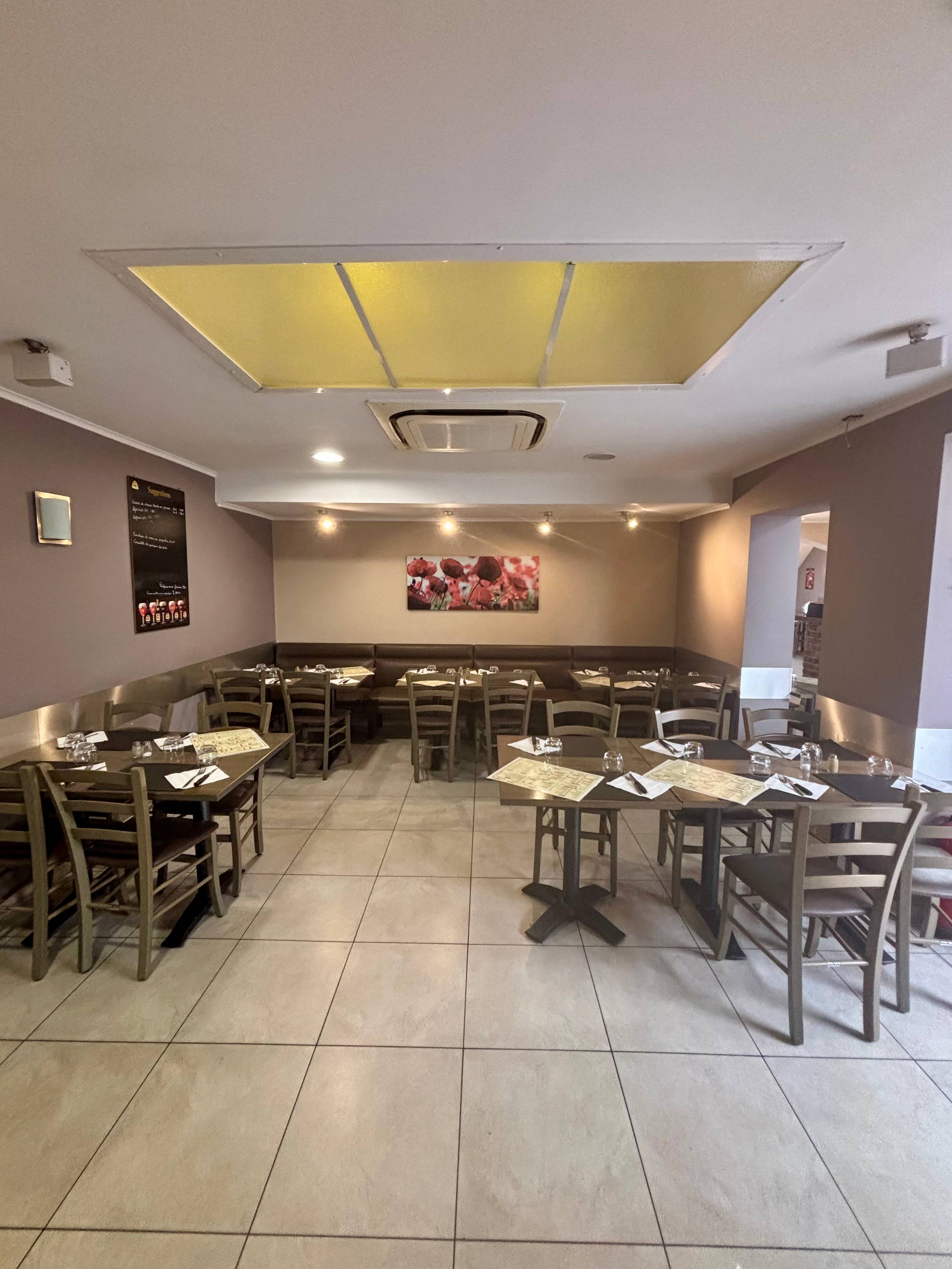 Handelspand met aparte ingang en 2 appartementen in komen - foto 4