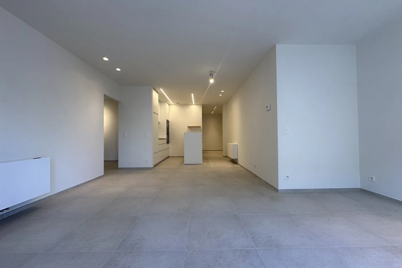 Ruim gerenoveerd appartement met terras en 3 slaapkamers - foto 5